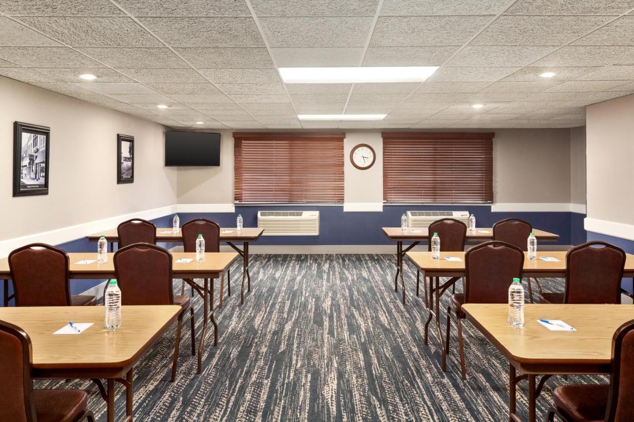 Americinn By Wyndham Sauk Centre Esterno foto
